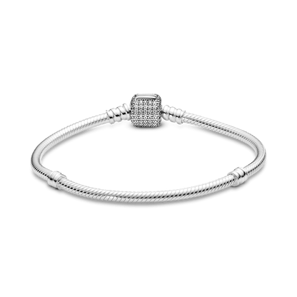 Brazalete Pandora Moments Cadena de Serpiente con Broche de Pavé Centelleante