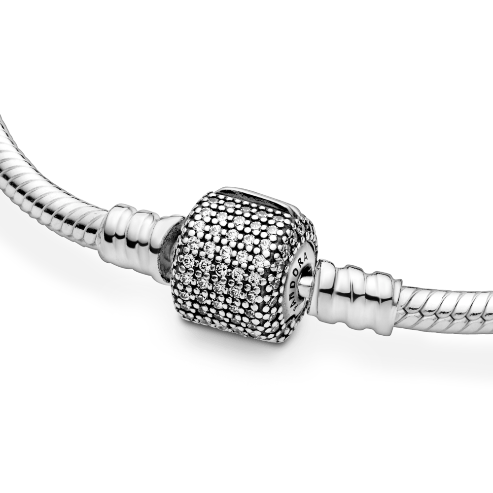 Brazalete Pandora Moments Cadena de Serpiente con Broche de Pavé Centelleante